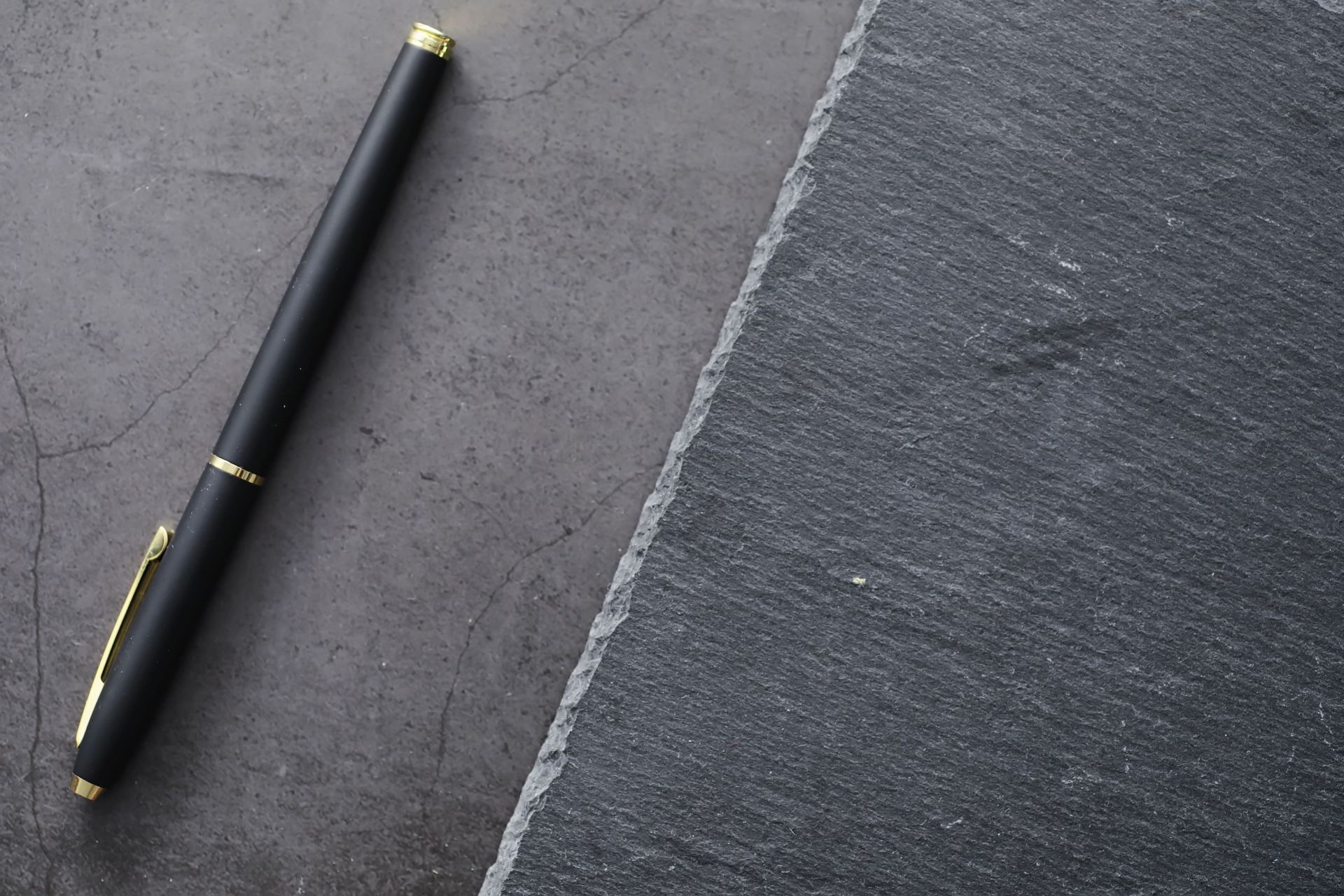 創作自我,書寫藝術:客製化鋼筆與鋼珠筆的筆尖旋律